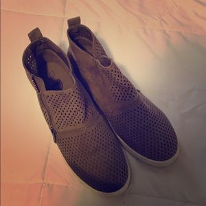 Target Kids High Top Sneaker 👟